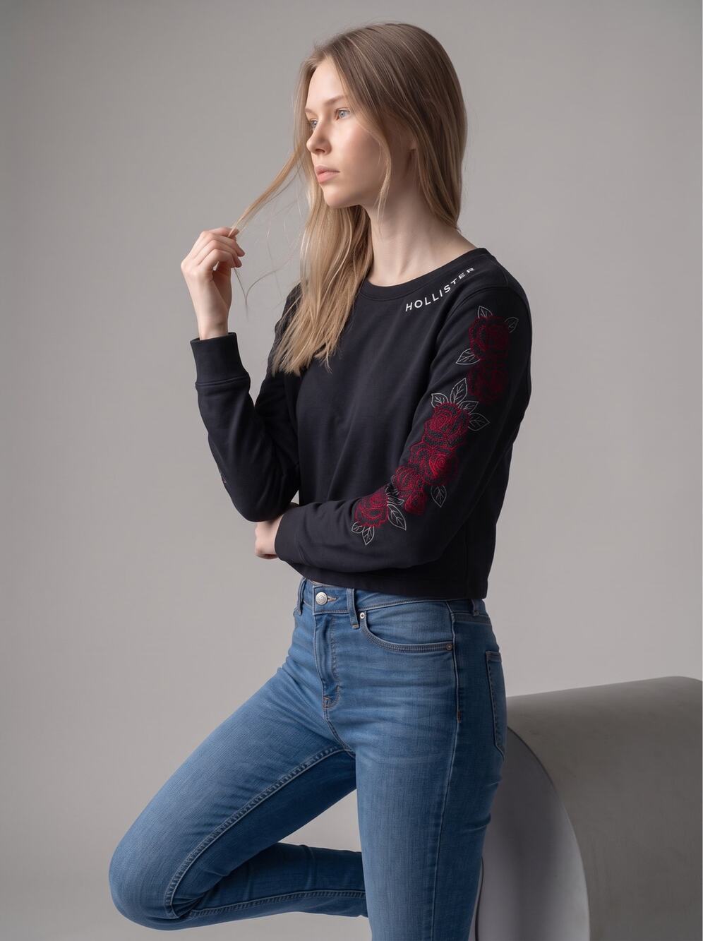 Hollister Co. Black Long Sleeve Cropped Baby Tee Shirt Rose Sleeve Graphic XS